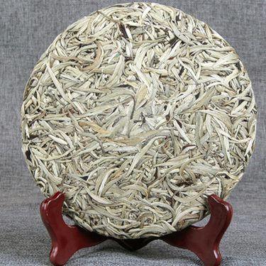 Premium Yunnan white tea cake - Silver Needle-357g