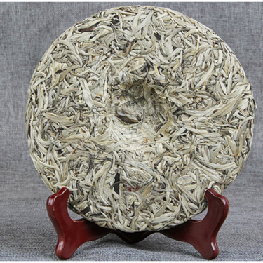Premium Yunnan white tea cake - Silver Needle-357g