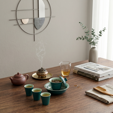 Emerald-green gaiwan with jade-green glazed interior, 125ml Dehua porcelain