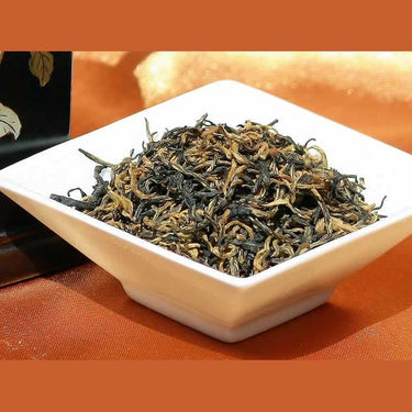 JinJunMei (Golden Eyebrow)