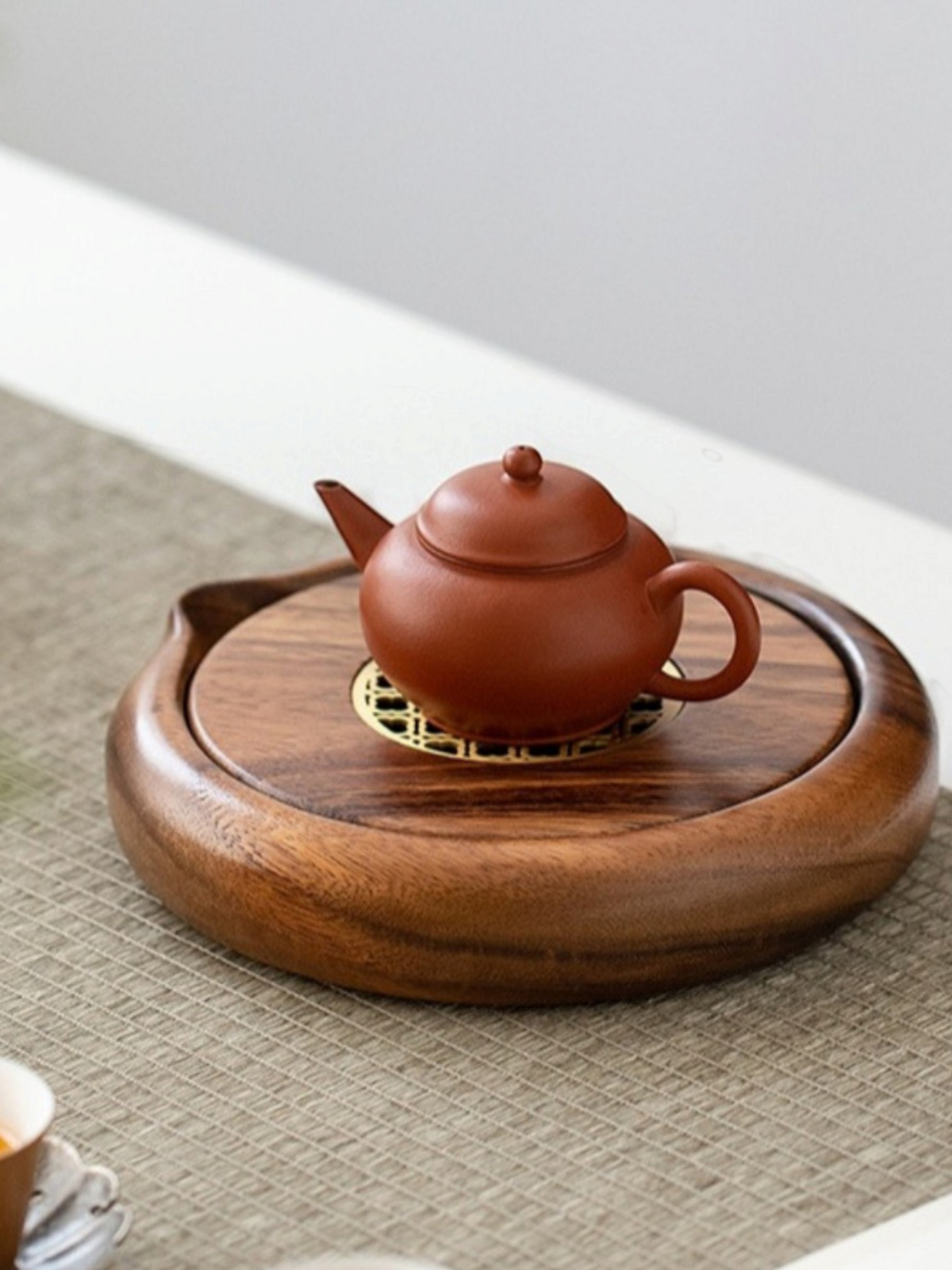Zisha Teapot Tray- Walnut Round