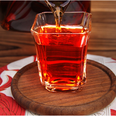 Pu-erh tea premium cake - ripened Lao Man E 2021