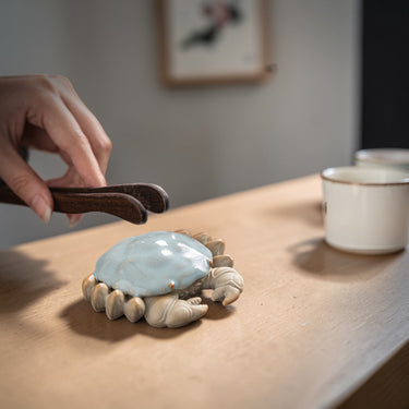 Ru Kiln Crab Tea Pet & Teapot Lid Holder