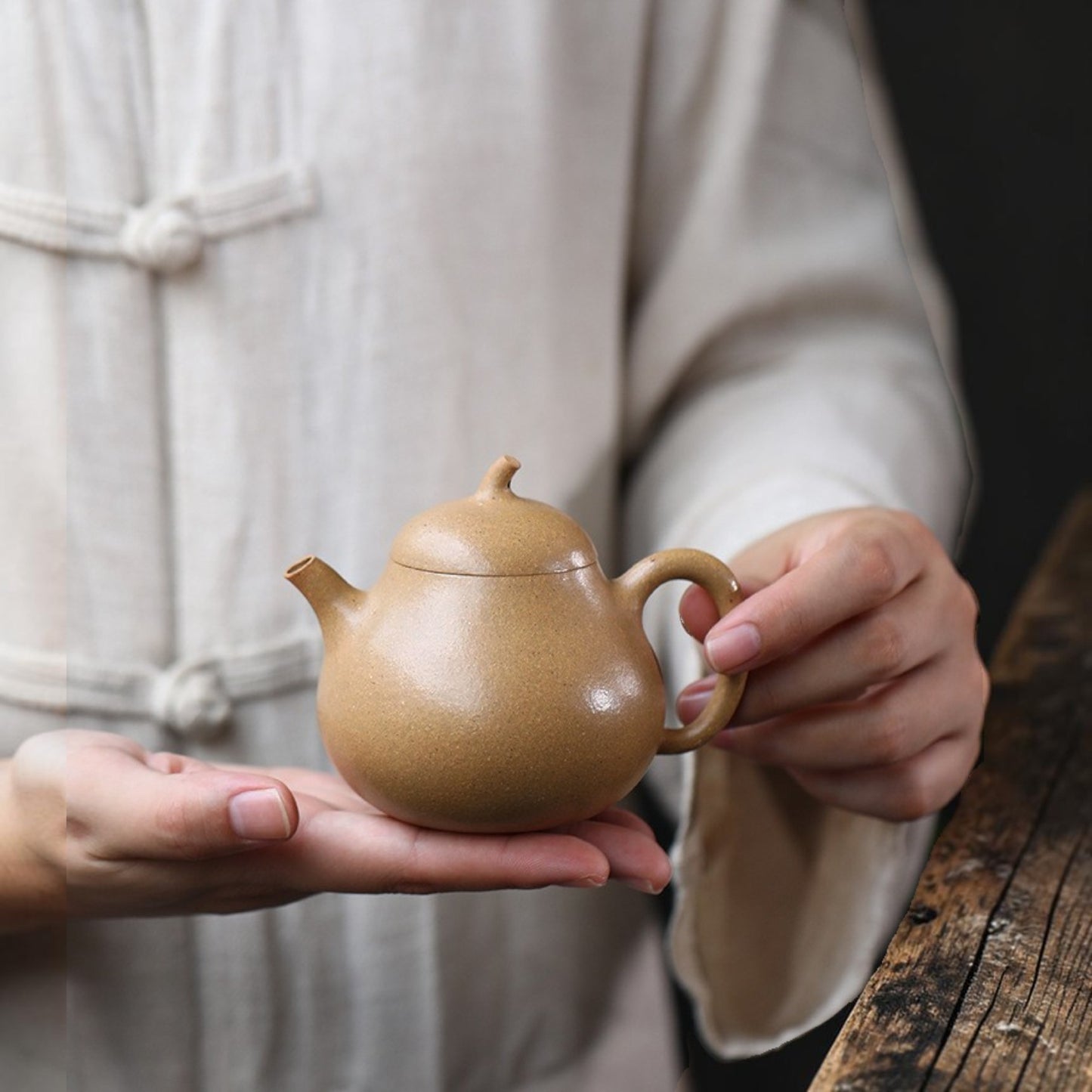 Yixing Zisha Teapot Eggplant (Duan Ni) -190ml