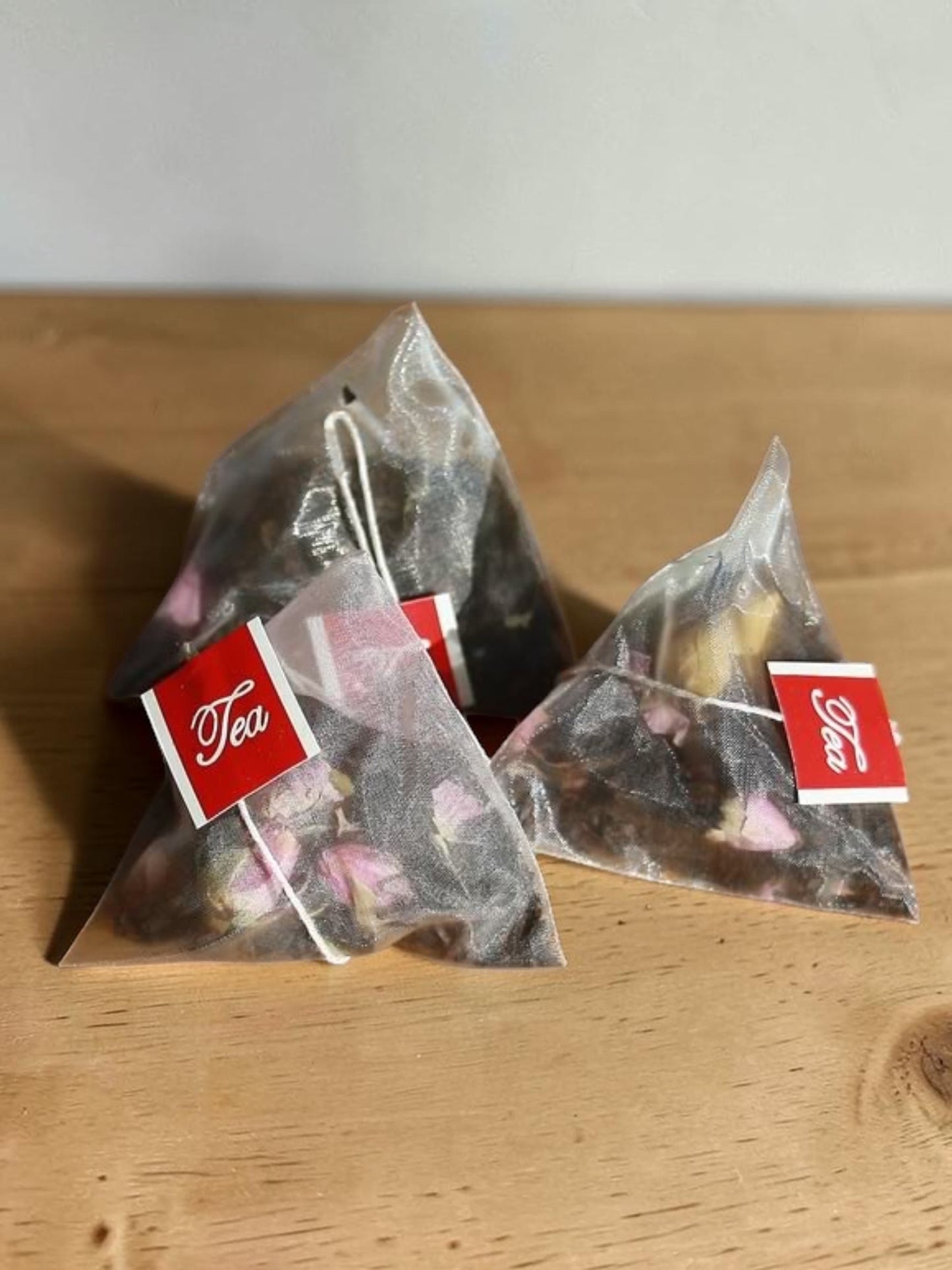 Pu-erh tea bag with rose