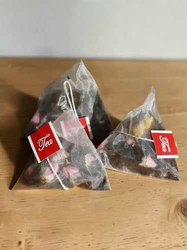 Pu-erh tea bag with rose