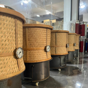 Traditional processing of Feng Huang Dan Cong oolong - the 216-step Phoenix craft