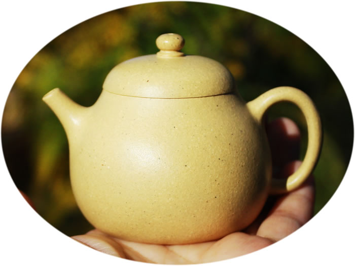 Yixing Zisha teapot mini pear