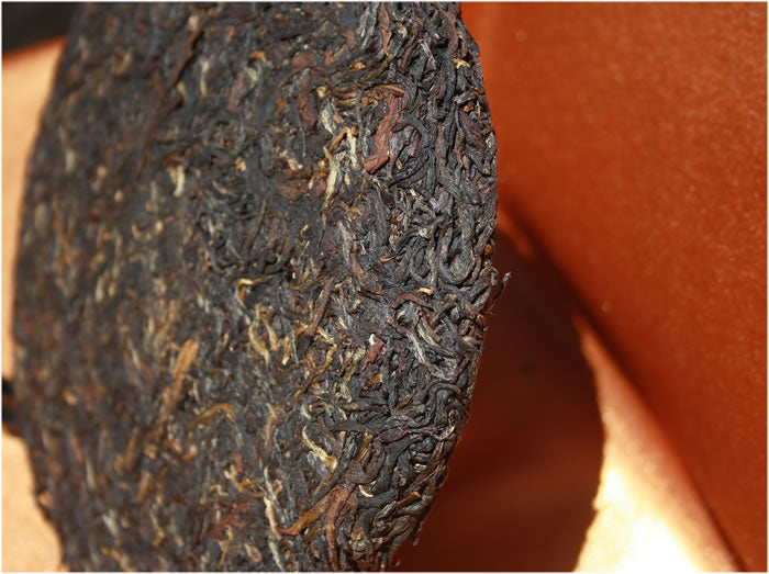 Dian Hong Gu Shu black tea cake