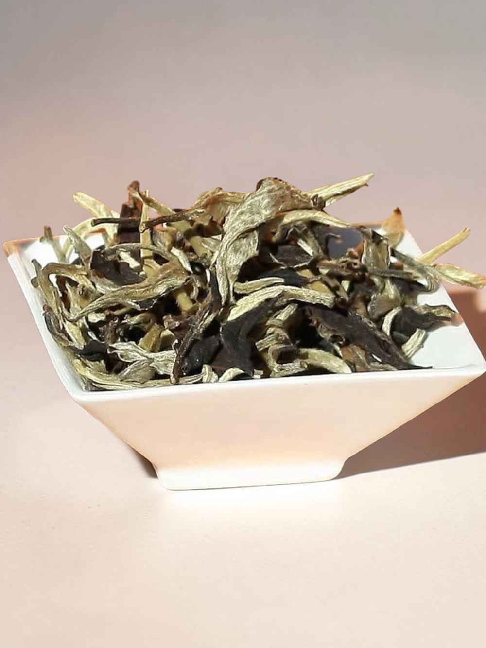 Loose Pu-erh tea Yue Guang Bai (raw)
