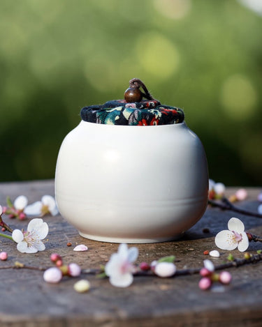 Tea canister small G