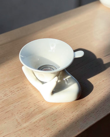 Tea strainer with holder ceramic C