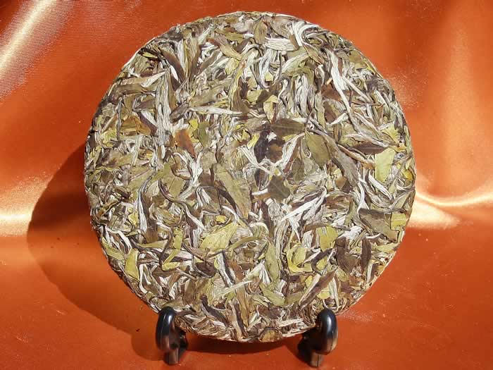 Fu-Ding white tea cake White Peony (Bai Mu Dan)
